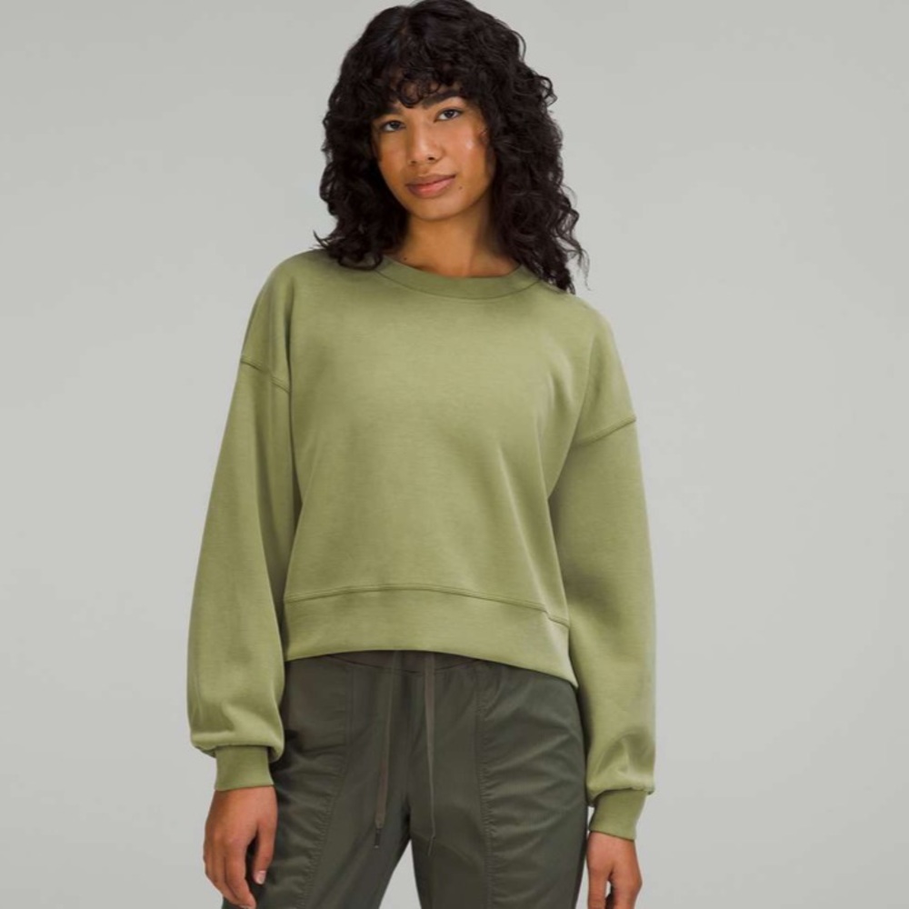 Lululemon perfectly oversized cropped crew. Bronzed green. Size 2